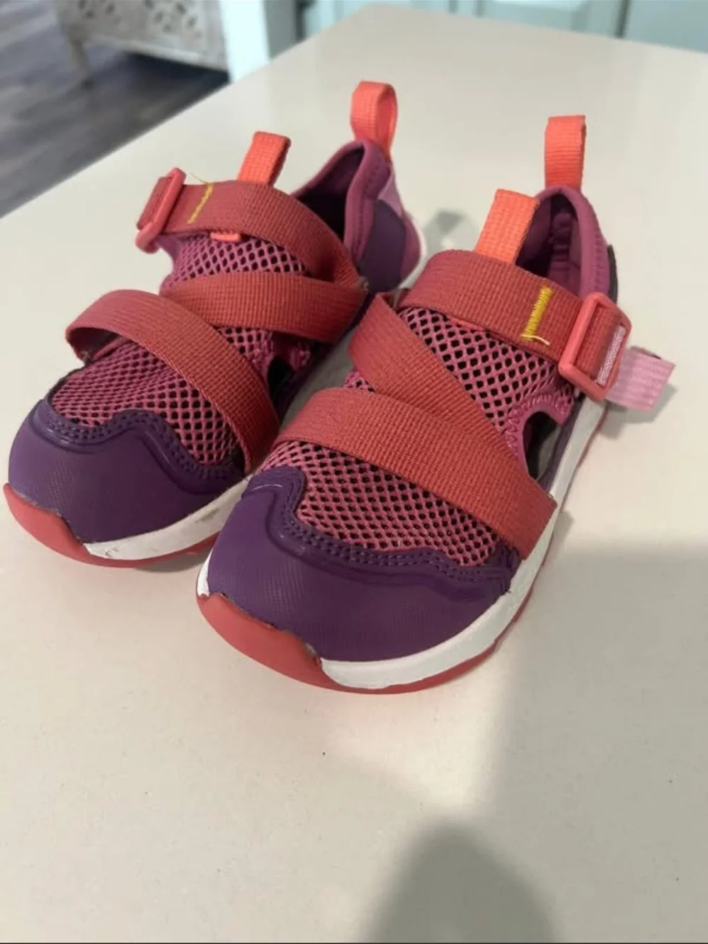 CHACO girls size 13 Kids Athletic water strap Sandals in Purple Coral